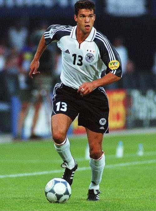 Ballack trong màu áo đội tuyển quốc gia Đức tham dự EURO 2000.